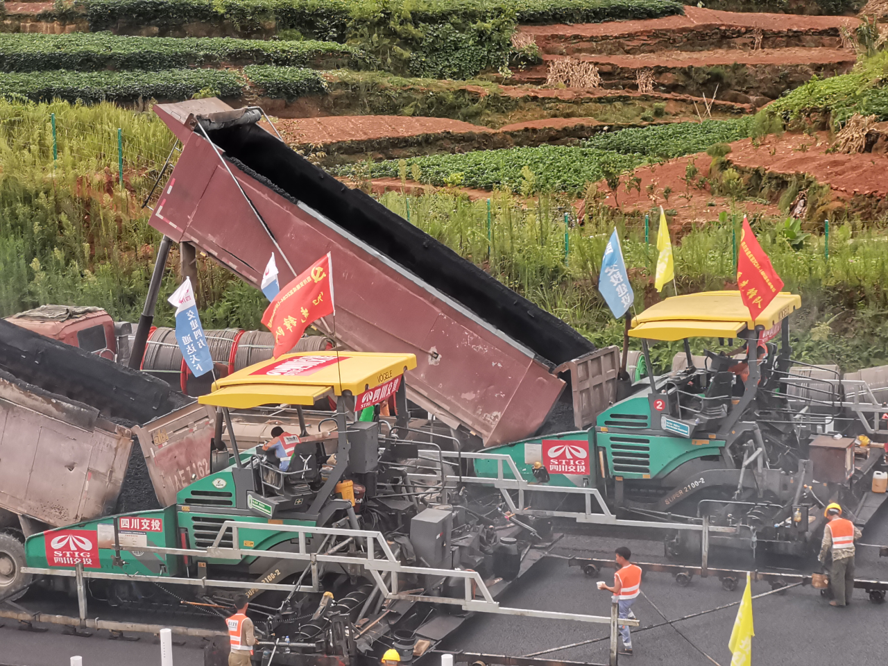 党建高品质  生产添动力